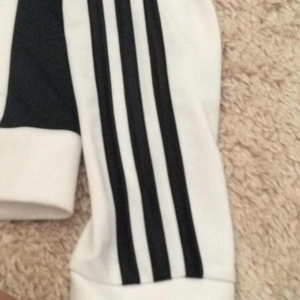 Adidas - Picture 3 of 4